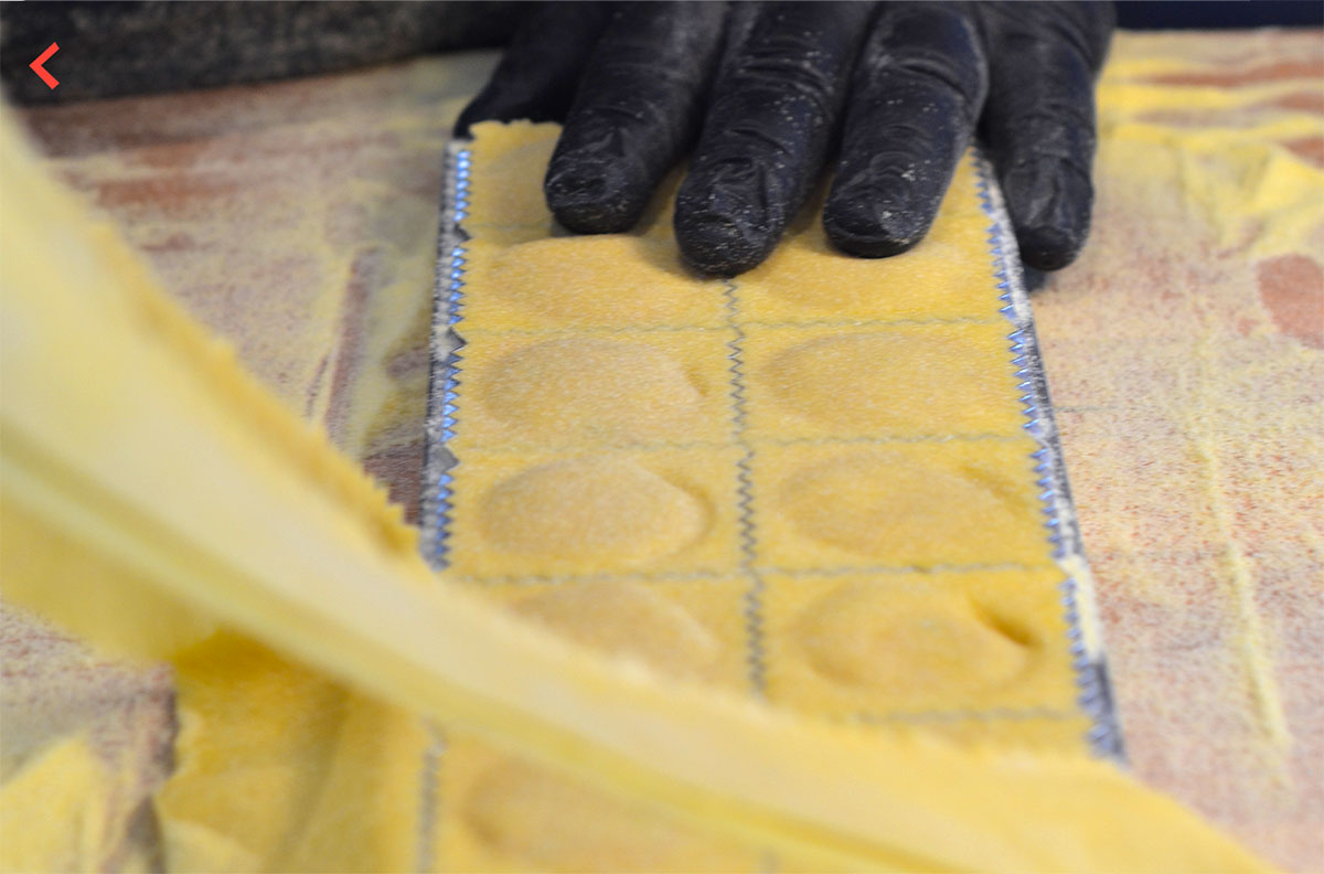 Cutting hand made raviolis